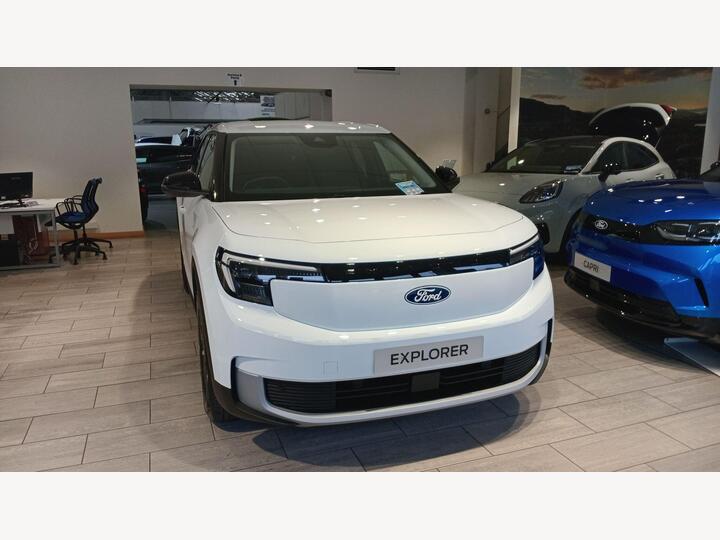 Ford Explorer Standard Range 52kWh Style Auto 5dr