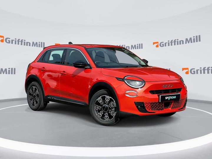 Fiat 600 Hatch 1.2 MHEV SUV 5dr Petrol Hybrid E-DCT Euro 6 (s/s) (100 Ps)