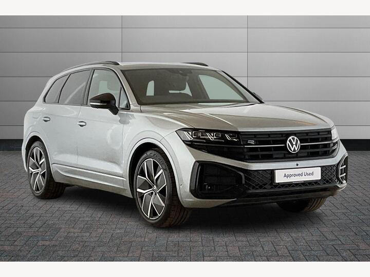 Volkswagen Touareg 3.0 TDI V6 Black Edition Tiptronic 4Motion Euro 6 (s/s) 5dr Volkswagen Touareg 3.0 TDI V6 Black Edition Tiptronic 4Motion Euro 6 (s/s) 5dr