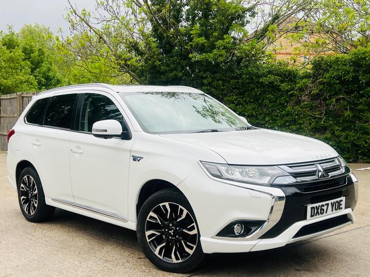 Mitsubishi Outlander 2.0h 12kWh 5h CVT 4WD Euro 6 (s/s) 5dr Mitsubishi Outlander 2.0h 12kWh 5h CVT 4WD Euro 6 (s/s) 5dr