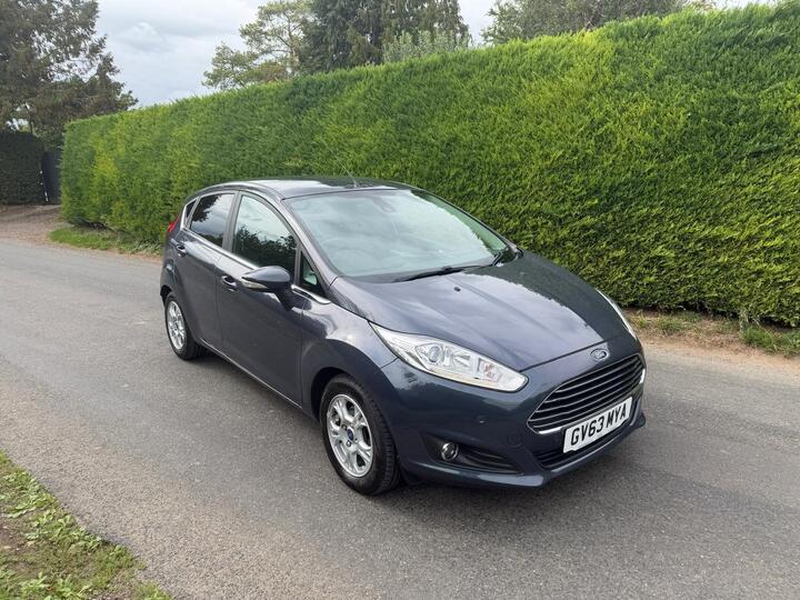 Ford Fiesta 1.6 TDCi ECOnetic Titanium Euro 5 (s/s) 5dr