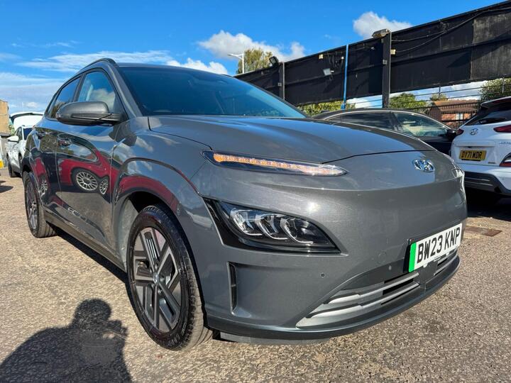Hyundai KONA 64kWh Premium Auto 5dr (10.5kW Charger)