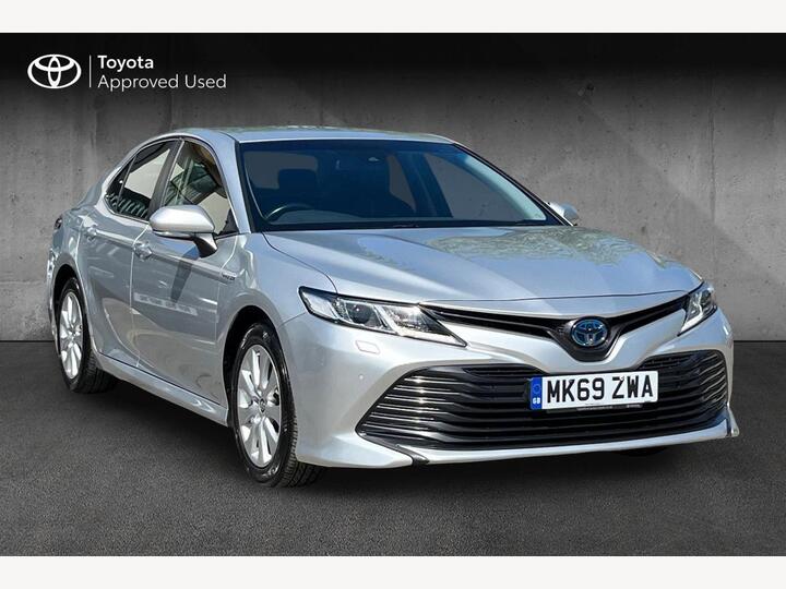 Toyota Camry 2.5 VVT-h Design CVT Euro 6 (s/s) 4dr Toyota Camry 2.5 VVT-h Design CVT Euro 6 (s/s) 4dr