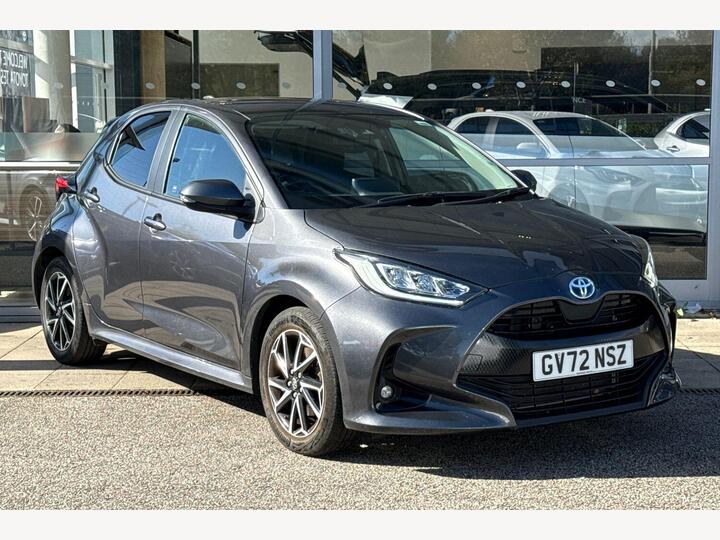 Toyota Yaris 1.5 VVT-h Design E-CVT Euro 6 (s/s) 5dr