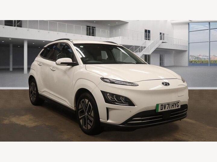 Hyundai KONA 64kWh Premium Auto 5dr (10.5kW Charger) Hyundai KONA 64kWh Premium Auto 5dr (10.5kW Charger)