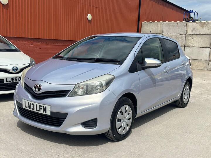 Toyota Yaris 1.33 Dual VVT-i Icon Multidrive S Euro 5 5dr Toyota Yaris 1.33 Dual VVT-i Icon Multidrive S Euro 5 5dr