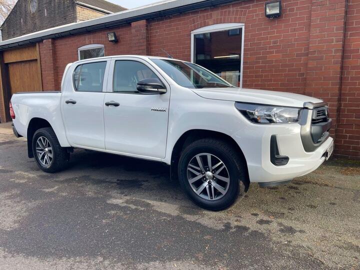 Toyota HI-LUX 2.4 D-4D Active 4WD Euro 6 (s/s) 4dr