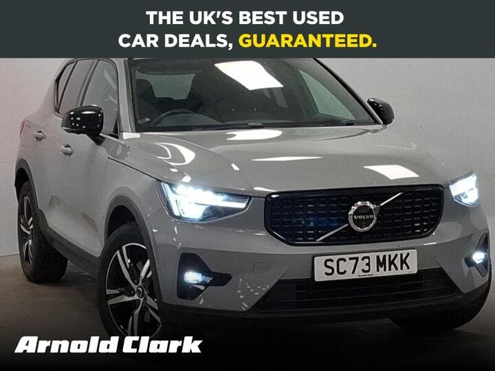Volvo XC40 2.0 B3 MHEV Plus Dark DCT Auto Euro 6 (s/s) 5dr