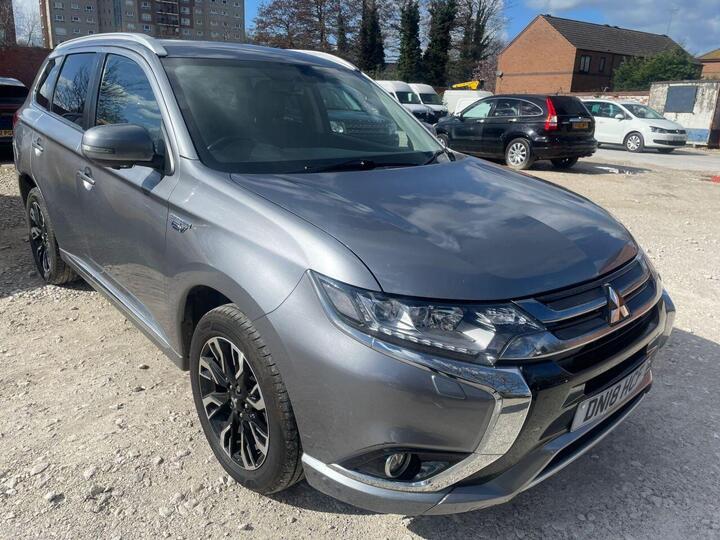 Mitsubishi OUTLANDER 2.0h 12kWh 4h CVT 4WD Euro 6 (s/s) 5dr
