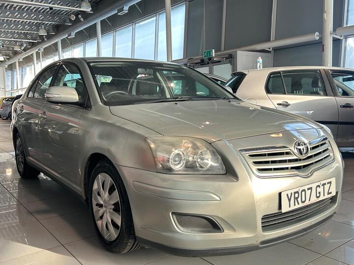 Toyota Avensis 1.8 VVT-i Colour Collection 5dr