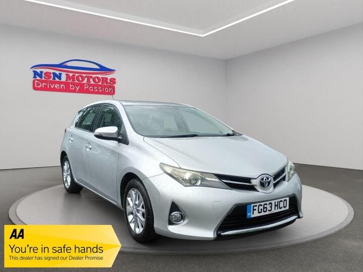 Toyota AURIS 1.6 V-Matic Icon Euro 5 5dr Toyota AURIS 1.6 V-Matic Icon Euro 5 5dr