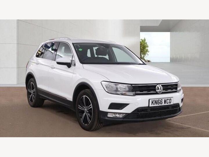 Volkswagen Tiguan 2.0 TDI BlueMotion Tech SE Navigation DSG 4Motion Euro 6 (s/s) 5dr