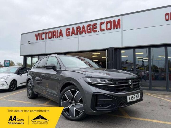 Volkswagen Touareg 3.0 TDI V6 Black Edition Tiptronic 4Motion Euro 6 (s/s) 5dr Volkswagen Touareg 3.0 TDI V6 Black Edition Tiptronic 4Motion Euro 6 (s/s) 5dr