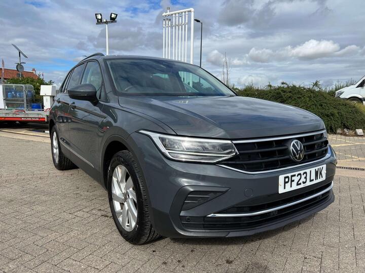 Volkswagen Tiguan 1.5 TSI Life Euro 6 (s/s) 5dr