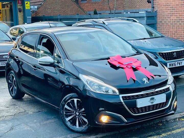 Peugeot 208 1.2 PureTech Allure Premium Euro 6 (s/s) 5dr
