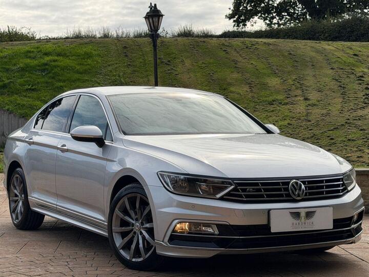Volkswagen PASSAT 2.0 TDI BlueMotion Tech R-Line DSG Euro 6 (s/s) 4dr
