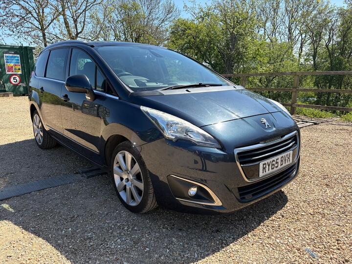 Peugeot 5008 1.6 BlueHDi Allure Euro 6 (s/s) 5dr Peugeot 5008 1.6 BlueHDi Allure Euro 6 (s/s) 5dr