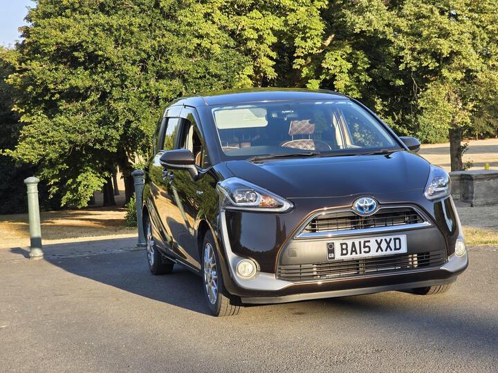 Toyota Sienta Hybrid Auto Economical Best4family Taxi