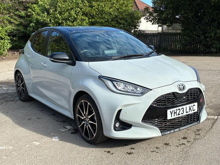 Toyota Yaris 1.5 VVT-h GR SPORT E-CVT Euro 6 (s/s) 5dr