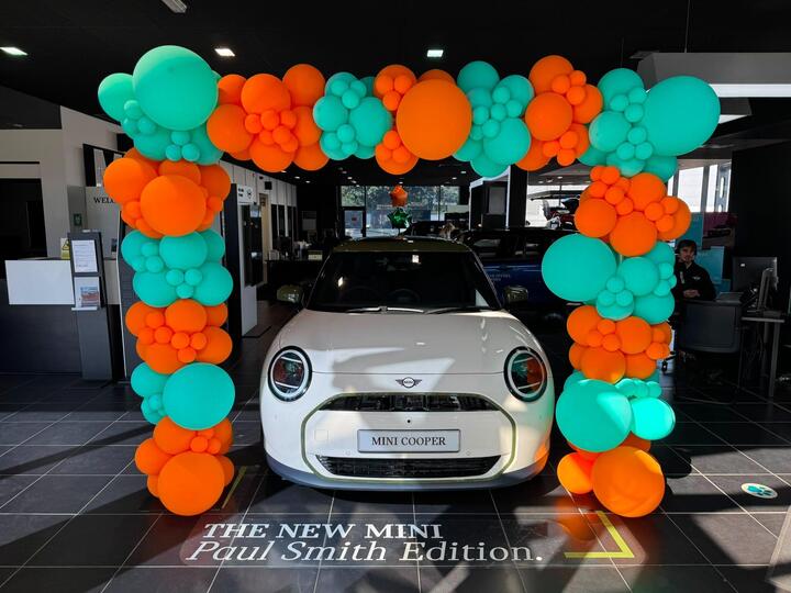 MINI Electric Cooper SE 54.2kWh Paul Smith Edition Auto 3dr
