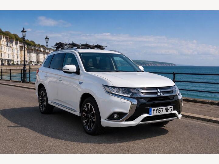 Mitsubishi Outlander 2.0h 12kWh 3h CVT 4WD Euro 6 (s/s) 5dr Mitsubishi Outlander 2.0h 12kWh 3h CVT 4WD Euro 6 (s/s) 5dr