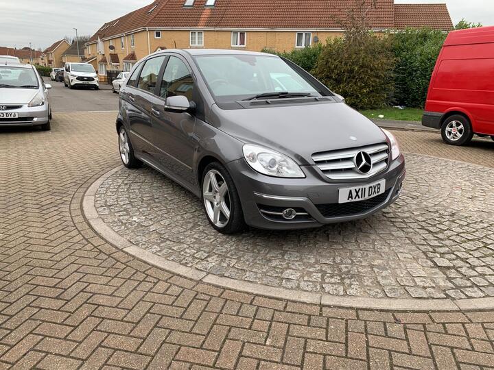 Mercedes-Benz B Class 2.0 B180 CDI Sport CVT 5dr Mercedes-Benz B Class 2.0 B180 CDI Sport CVT 5dr