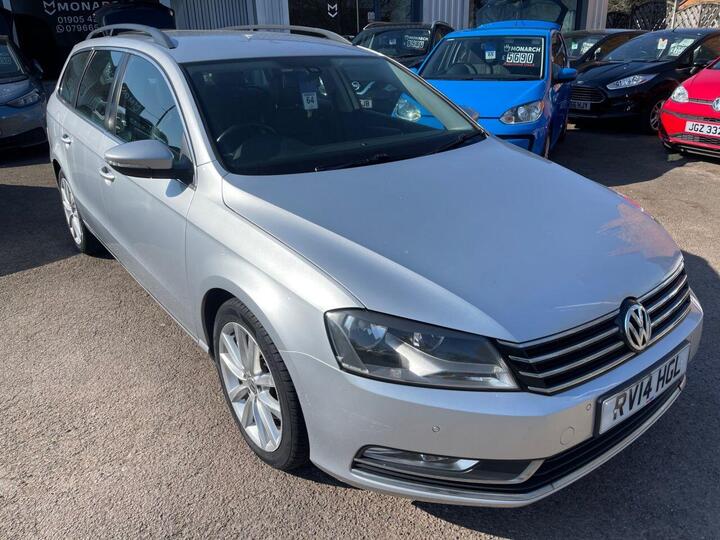 Volkswagen PASSAT 1.6 TDI BlueMotion Tech Executive Euro 5 (s/s) 5dr Volkswagen PASSAT 1.6 TDI BlueMotion Tech Executive Euro 5 (s/s) 5dr