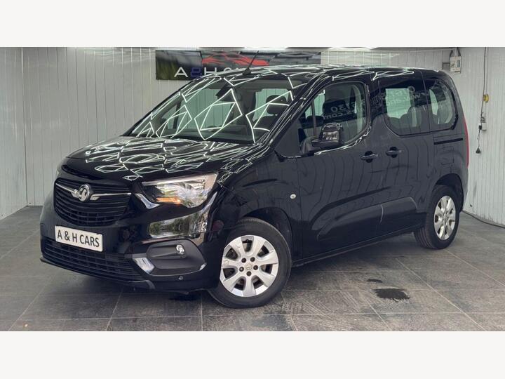 Vauxhall COMBO LIFE 1.2 Turbo Energy Euro 6 (s/s) 5dr (7 Seat) Vauxhall COMBO LIFE 1.2 Turbo Energy Euro 6 (s/s) 5dr (7 Seat)