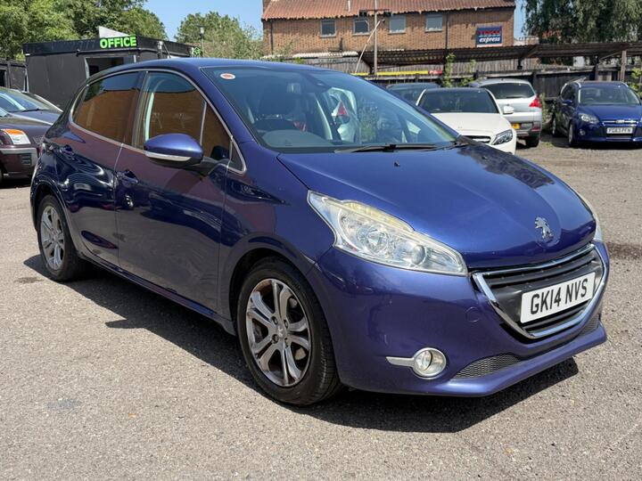 Peugeot 208 1.4 HDi Allure Euro 5 5dr