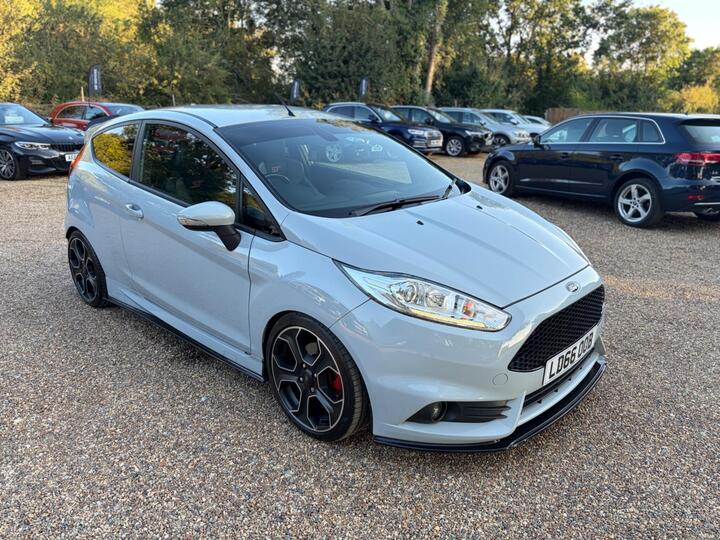 Ford Fiesta 1.6T EcoBoost ST-200 Euro 6 3dr