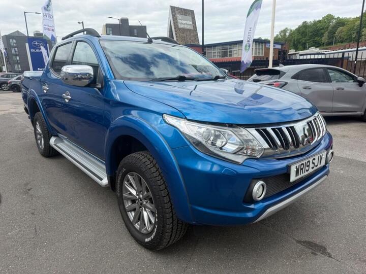 Mitsubishi L200 2.4 DI-D DC Barbarian Auto 4WD Euro 6 4dr Mitsubishi L200 2.4 DI-D DC Barbarian Auto 4WD Euro 6 4dr