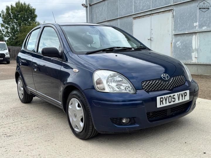 Toyota YARIS 1.0 VVT-i Colour Collection 5dr Toyota YARIS 1.0 VVT-i Colour Collection 5dr
