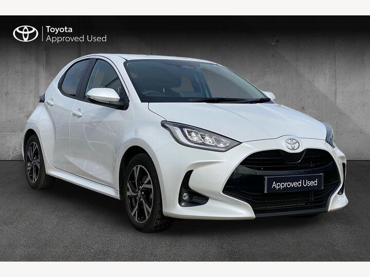 Toyota Yaris 1.5 VVT-h Design E-CVT Euro 6 (s/s) 5dr