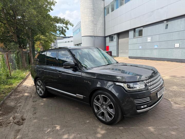 Land Rover Range Rover 3.0h SDV6 Autobiography Auto 4WD Euro 6 (s/s) 5dr Land Rover Range Rover 3.0h SDV6 Autobiography Auto 4WD Euro 6 (s/s) 5dr