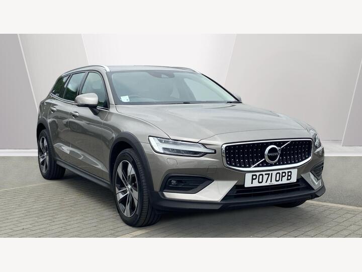 Volvo V60 Cross Country 2.0 B4 MHEV Auto AWD Euro 6 (s/s) 5dr