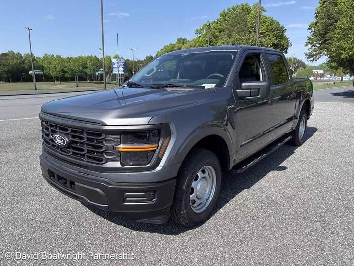 Ford F150 XL 5.0L V8 4X4 Automatic - 6 SEATS