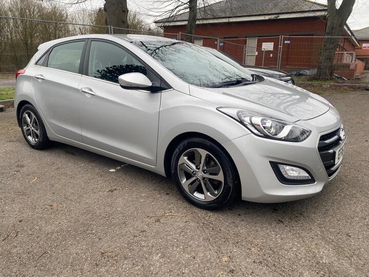 Hyundai I30 1.6 SE Nav Auto Euro 6 5dr Hyundai I30 1.6 SE Nav Auto Euro 6 5dr