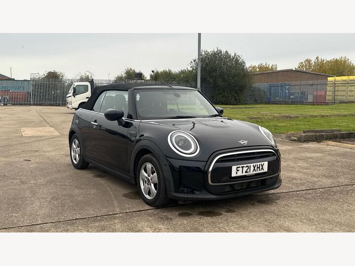 MINI Convertible 1.5 Cooper Classic Steptronic Euro 6 (s/s) 2dr MINI Convertible 1.5 Cooper Classic Steptronic Euro 6 (s/s) 2dr