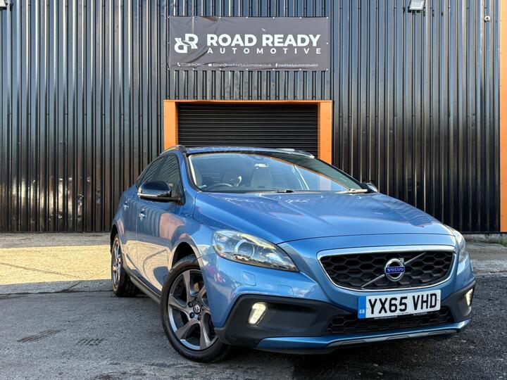 Volvo V40 Cross Country 2.0 D2 Lux Auto Euro 6 (s/s) 5dr Volvo V40 Cross Country 2.0 D2 Lux Auto Euro 6 (s/s) 5dr
