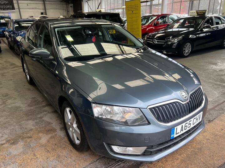 Skoda Octavia 2.0 TDI SE Business Euro 6 (s/s) 5dr