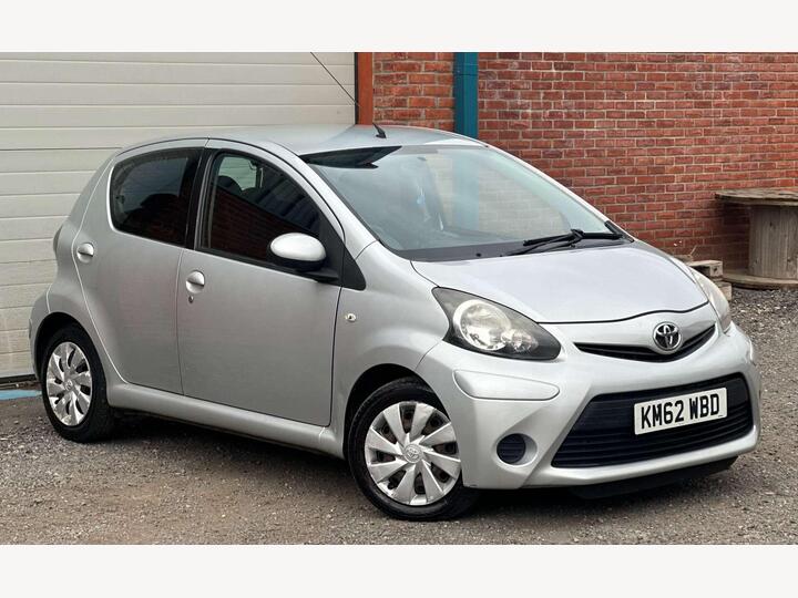 Toyota AYGO 1.0 VVT-i Ice Euro 5 5dr Toyota AYGO 1.0 VVT-i Ice Euro 5 5dr