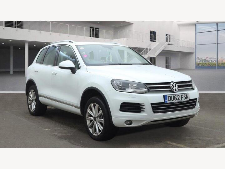 Volkswagen Touareg 3.0 TDI V6 BlueMotion Tech SE Tiptronic 4WD Euro 5 (s/s) 5dr Volkswagen Touareg 3.0 TDI V6 BlueMotion Tech SE Tiptronic 4WD Euro 5 (s/s) 5dr