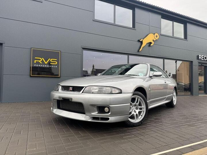 Nissan SKYLINE GT-R V SPEC 2.6L Saloon