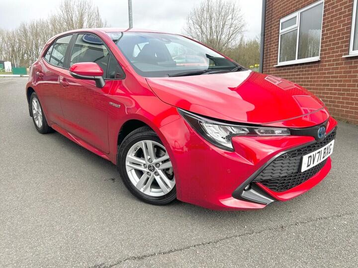 Toyota COROLLA 1.8 VVT-h Icon Tech CVT Euro 6 (s/s) 5dr Toyota COROLLA 1.8 VVT-h Icon Tech CVT Euro 6 (s/s) 5dr