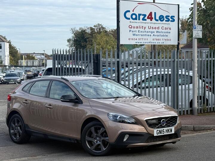 Volvo V40 Cross Country 2.0 T5 Lux Nav Auto AWD Euro 6 (s/s) 5dr Volvo V40 Cross Country 2.0 T5 Lux Nav Auto AWD Euro 6 (s/s) 5dr