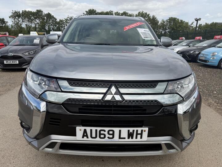 Mitsubishi Outlander 2.4h TwinMotor 13.8kWh Design CVT 4WD Euro 6 (s/s) 5dr