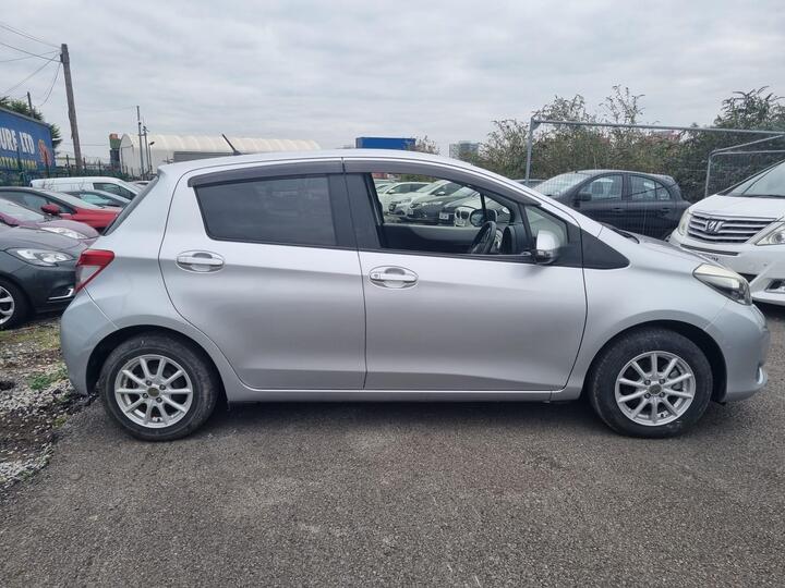 Toyota Vitz AUTO SAT NAV LOW MILES PETROL ULEZ