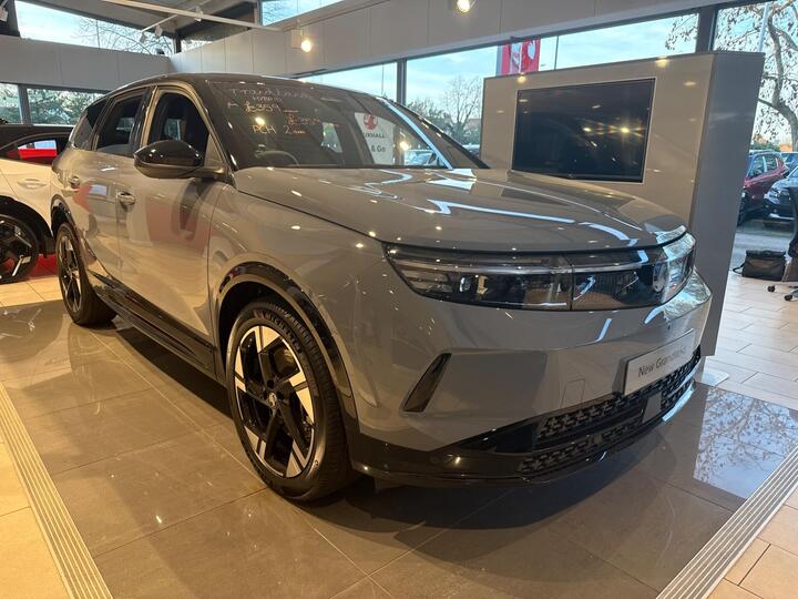 Vauxhall Grandland Electric 73kWh Ultimate Auto 5dr