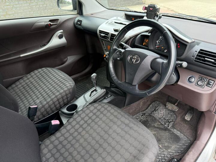 Toyota IQ 1.0 VVT-i 2 Multidrive Euro 4 3dr