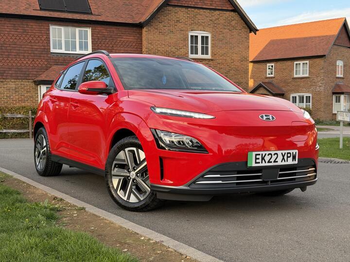 Hyundai KONA 64kWh Premium Auto 5dr (10.5kW Charger)